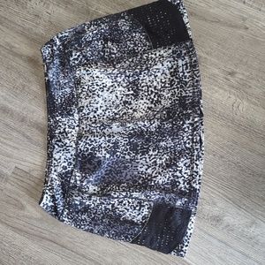 Tek Gear tennis skirt size XL black, white, grey